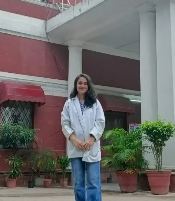 Dr. अदीना, फ़िज़ियोथेरेपिस्ट · BPT