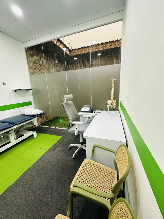 cb physiotherapy clinic saket