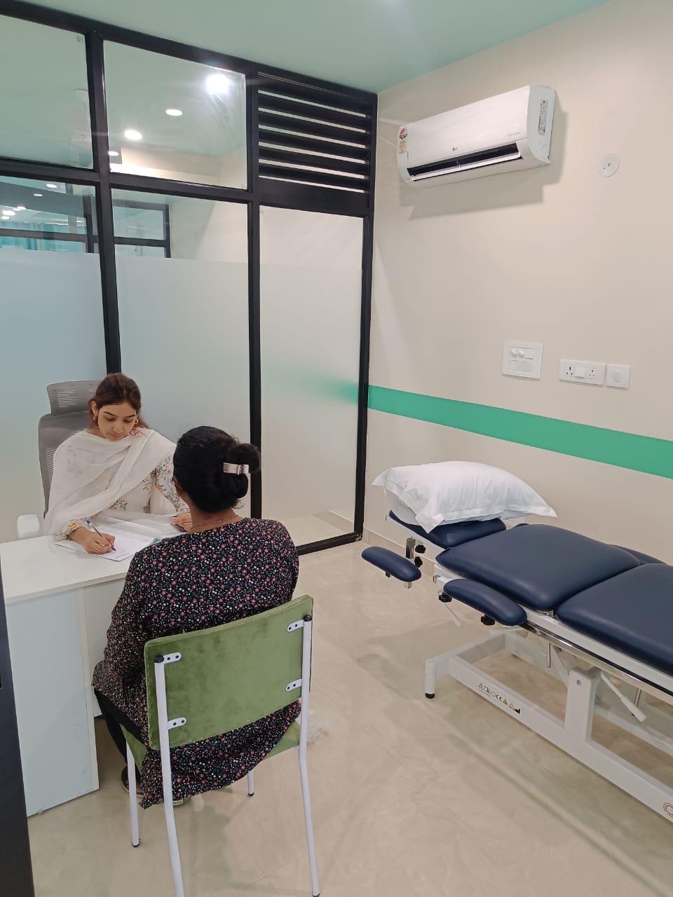cb physiotherapy greater kailash