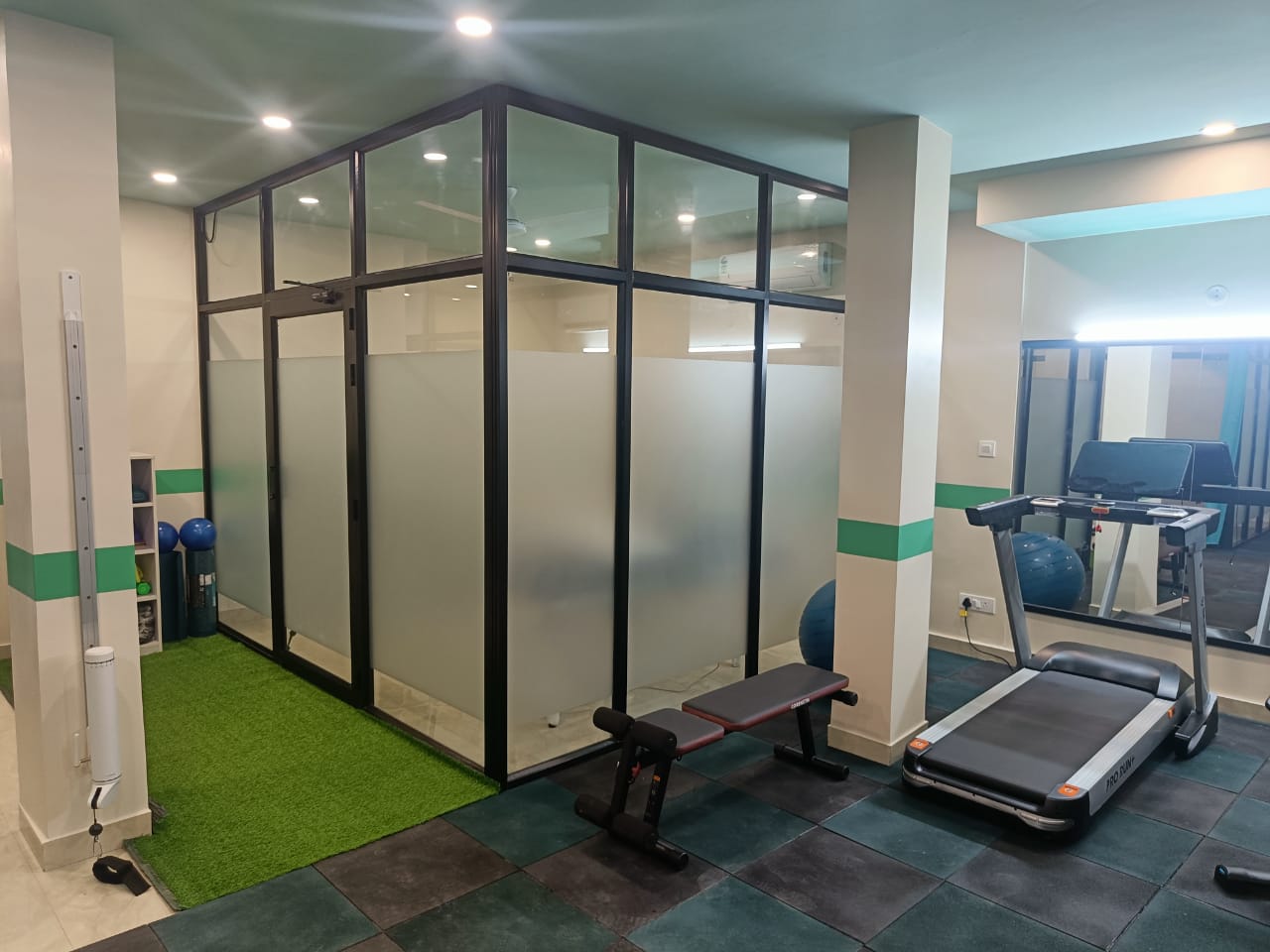 cb physiotherapy greater kailash