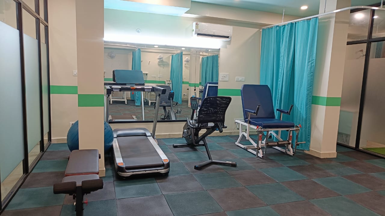 cb physiotherapy greater kailash